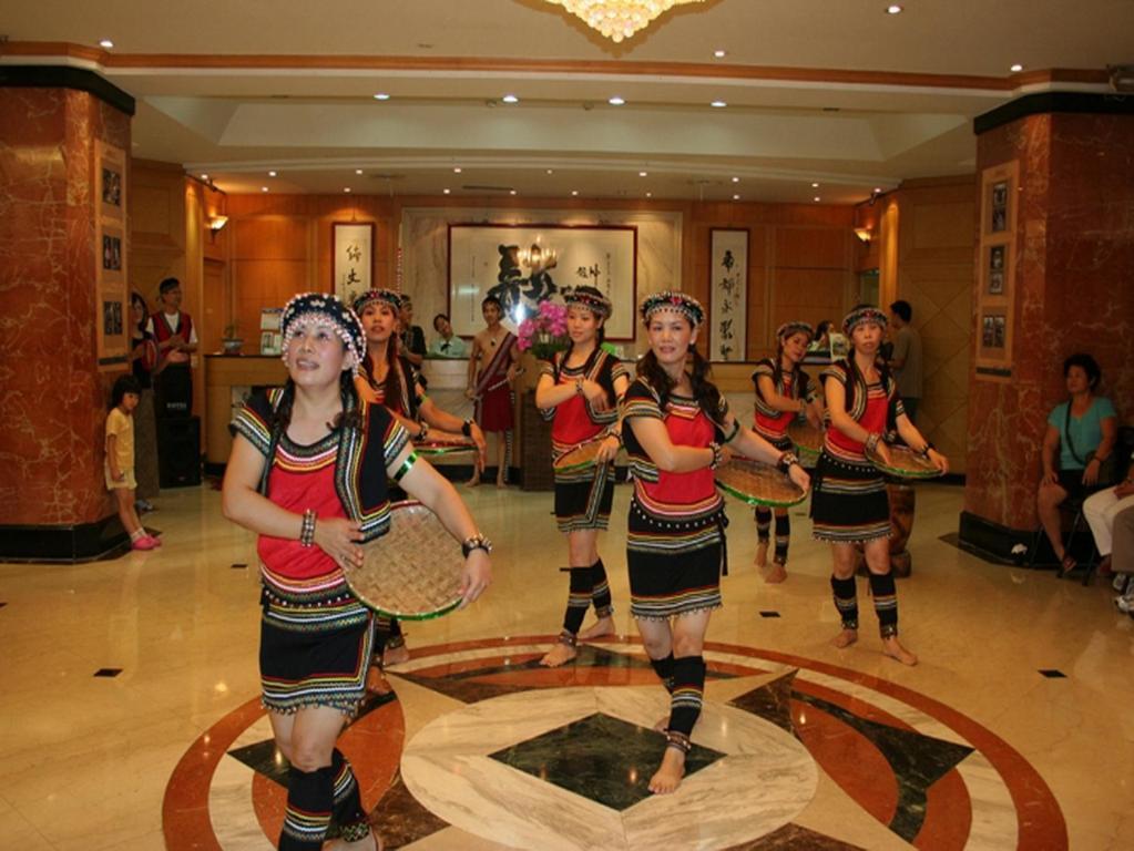 Dongpo Ti Lun Hotel Xinyi Exterior photo