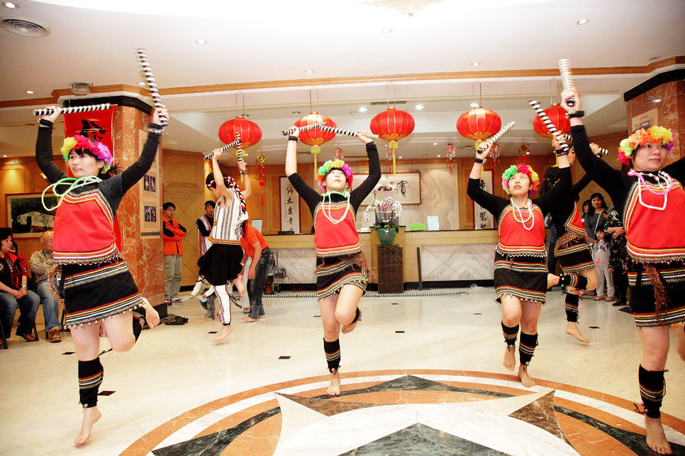 Dongpo Ti Lun Hotel Xinyi Exterior photo