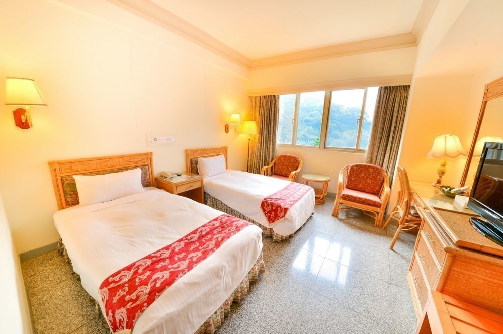 Dongpo Ti Lun Hotel Xinyi Exterior photo
