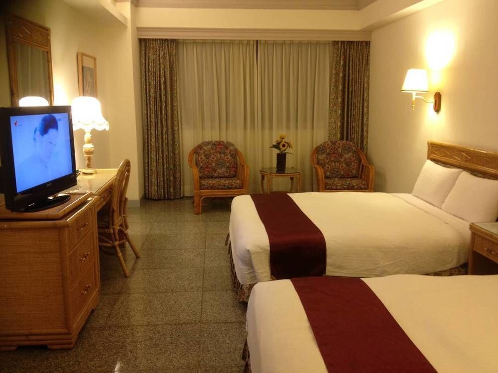 Dongpo Ti Lun Hotel Xinyi Exterior photo