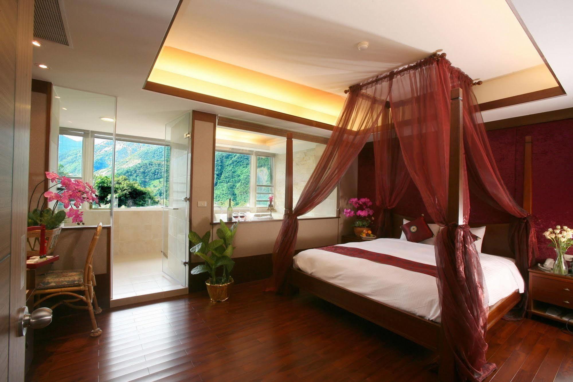 Dongpo Ti Lun Hotel Xinyi Exterior photo